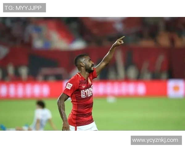 恒大足球明星签名背后的故事与传奇球员的荣耀时刻