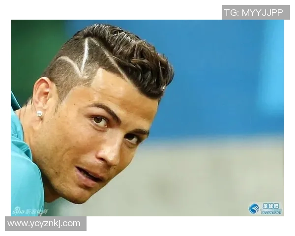 C罗短发造型解析足球明星发型的时尚潮流与个人魅力